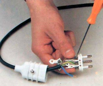 Reparar enchufe con una rema (Arqhys)